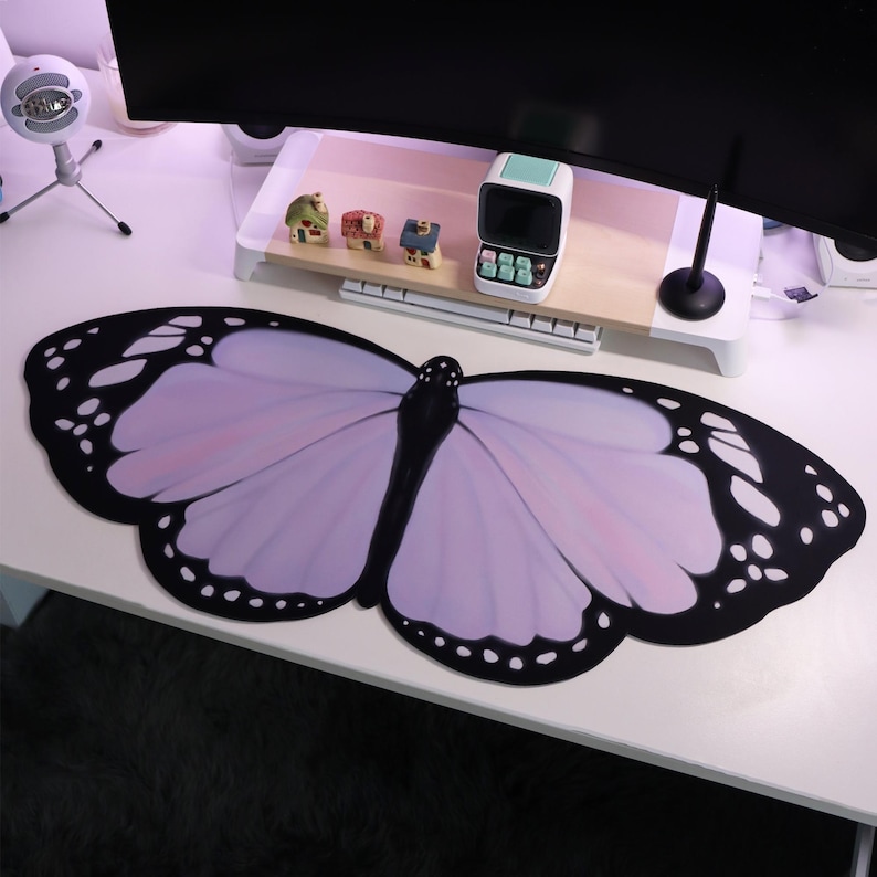 Purple Lilac Butterfly Deskmat – Tradescantia Purple Bewertung und Preis